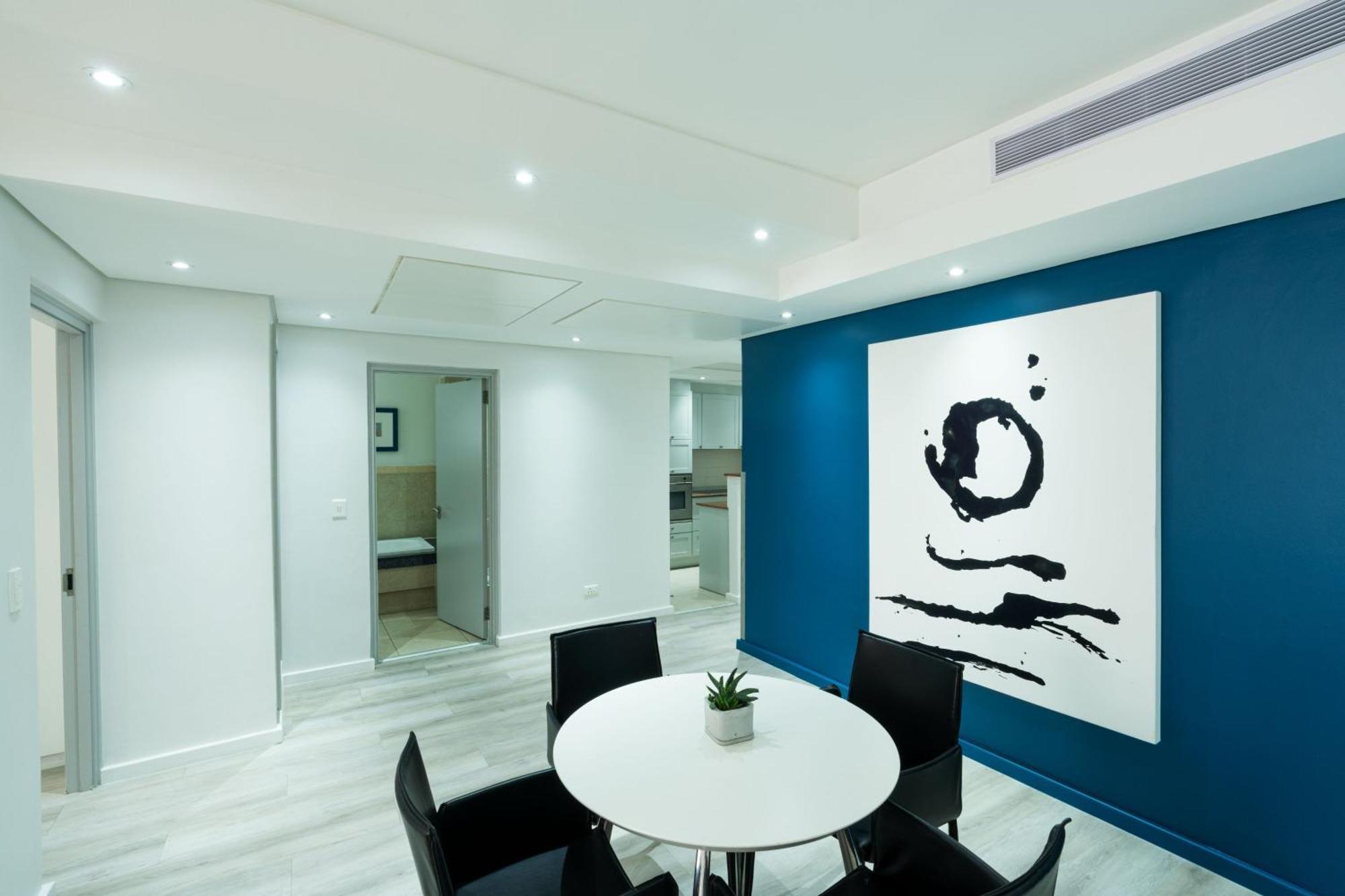 Protea Hotel By Marriott Cape Town North Wharf Exterior photo
